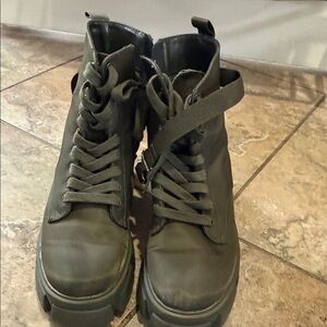 Steve Madden Olive Heeled Boots